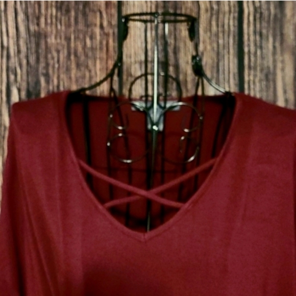Kate & Mallory Dramatic High-Low Tunic Top - Picture 4 of 7